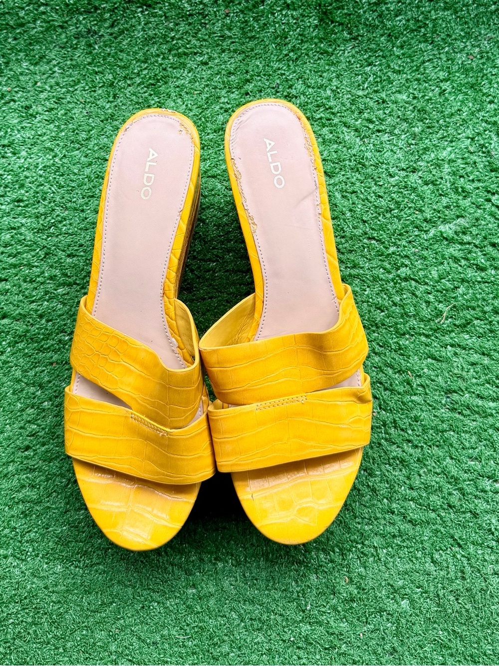 ALDO Yellow Croc Embossed Slip-On Mule Heeled Sandals Women's US 11